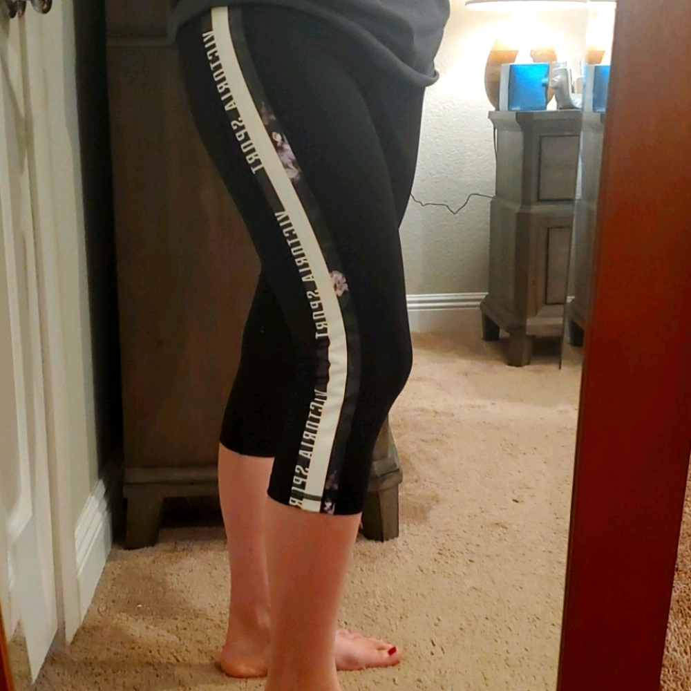 ☀️2/$15Victoria's Secret Sport Knockout crop